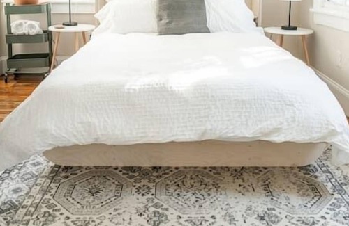 Georgetown House | Entire 103 Yr Old Historic+Minimal Georgetown Home