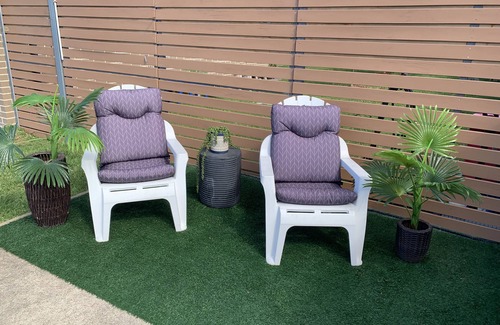 Ulladulla Apartment | Entire 1br 50sm guest suite 3mins to beach shops restaurants small dog welcome.n