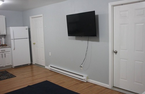 Weequahic Apartment | Entire 2-BED Private Apt - EWR/NYC/OUTLET MALL