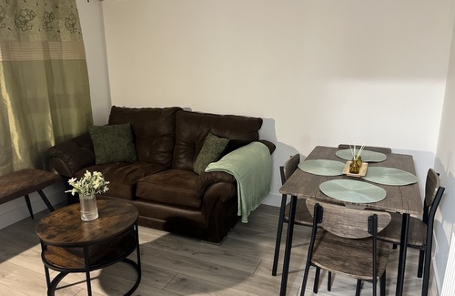 Lincoln Apartment | Entire 2 bedroom flat