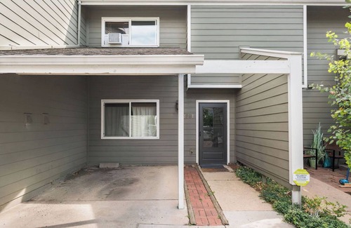 Glenwood Grove - North Iris House | Entire 2-Story Townhome in Central Boulder