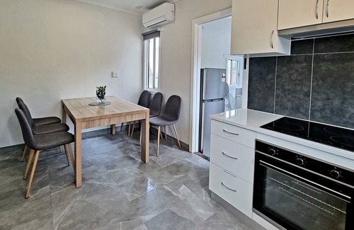 Doveton House | Entire 3 bedroom Doveton home, close to Dandenong Plaza