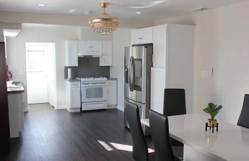 Pacoima House | Entire 3 Bedroom Home with Golf Putting & hot spa