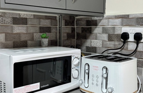 Salford Apartment | Entire 3 Bedroom House, Salford