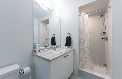 Meadowvale Village House | Entire 4BR 3BA Home in Mississauga, Sleeps12