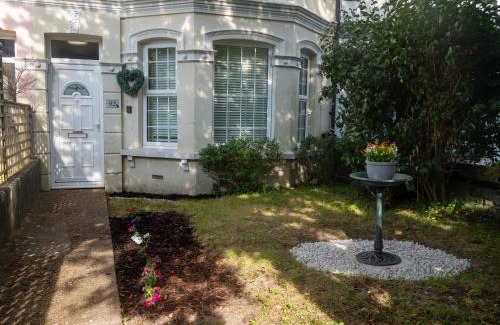 Eastbourne House | Entire 5 Bedroom Comfortable House in Eastbourne