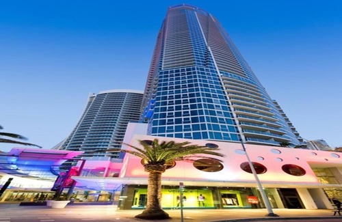 Gold Coast Apartment | Entire 5-star, 2 bdrm apt on Surfers Paradise beach. Ocean views from every room
