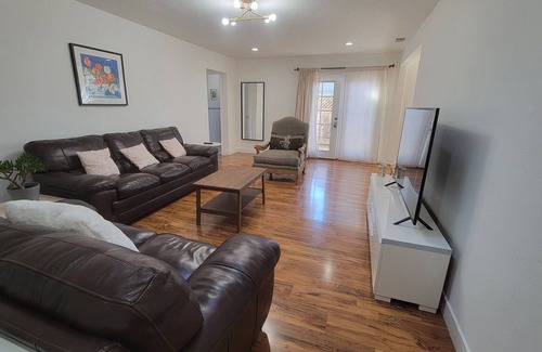 Berryessa House | Entire 5B3B Quiet Bungalow with Large Backyard Near High Tech