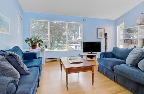Sainte-Foy-Sillery-Cap-Rouge House | entire accommodation, in the heart of Sillery, free parking!