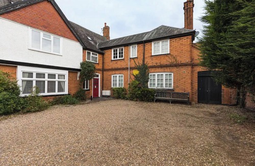 Leicester Apartment | Entire apartment- Syston The Joiners Yard