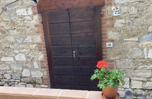 Santarello Apartment | Entire apartment in the heart of Tuscany, between Val di Chiana and Val d'Orcia.