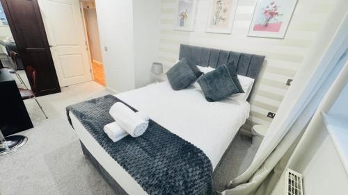 Canary Wharf Apartment | Entire Apartment next to Canary Wharf in London