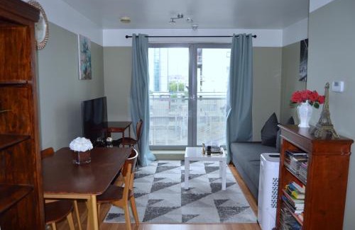 Canary Wharf Apartment | Entire Apartment next to Canary Wharf in London