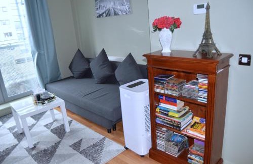 Canary Wharf Apartment | Entire Apartment next to Canary Wharf in London