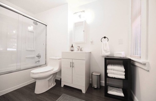 Ansonia Apartment | ENTIRE APARTMENT RECENTLY RENOVATED 2BR
