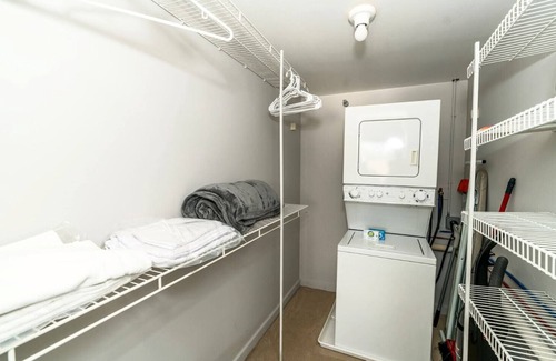 Downtown Apartment | Entire Apt Downtown with Gym