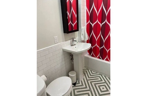 Windsor Park House | Entire Atomic LODGE 3/2 + plus CABIN 1/1
