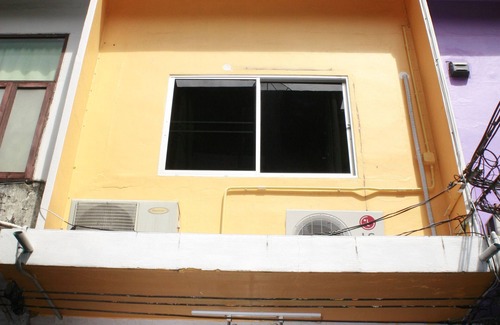 Thung Maha Mek House | Entire Big House Close to Silom/Siam/Sukhumvit