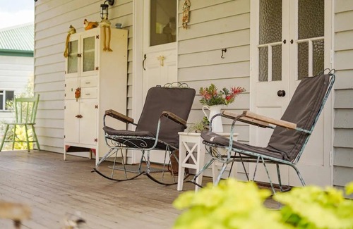 Canungra House | Entire Boutique Home "The Rustic Cottage - Canungra