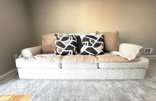 Kentwood House | Entire Bright & Cozy Home Midterm