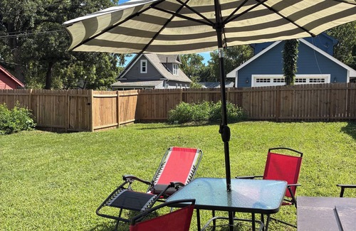 Des Moines House | Entire Bungalow with Fenced-In Yard in Trendy Neighborhood, Central Des Moines