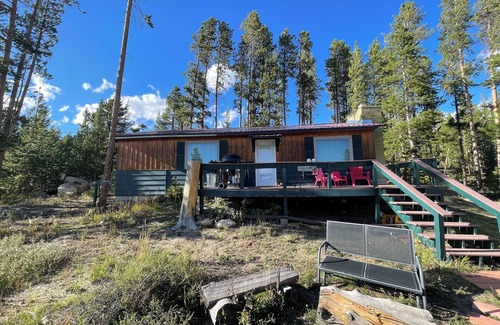 Grand Lake Cabin | Entire Cabin: Step Back in Time at The Piney Lodge