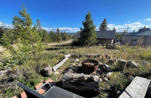 Grand Lake Cabin | Entire Cabin: Step Back in Time at The Piney Lodge