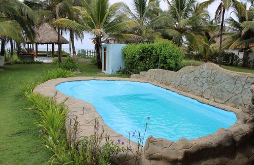 San Bernardo del Viento Cabin | Entire home in a tropical nature beach paradise directly on the Caribbean sea.