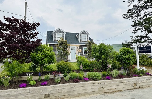 Vineyard Haven Cottage | Entire cottage, walk to/from ferry & downtown, newly renovated, parking on site