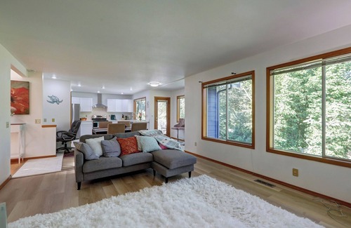 Des Moines House | Entire cozy 5bd home in Des Moines WA near the Redondo beach and Saltwater park!