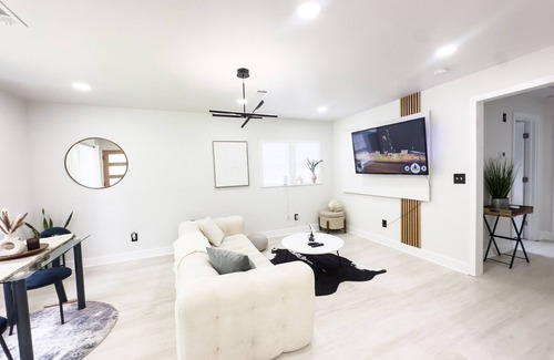 Atlanta House | Entire Cozy Chic Home in Atlanta