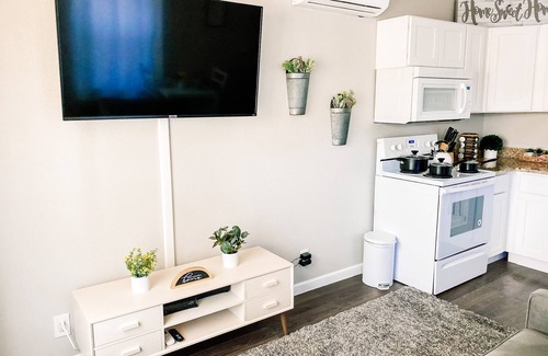 Prospect Hill Apartment | Entire Cozy Home near Downtown San Antonio with Free Parking
