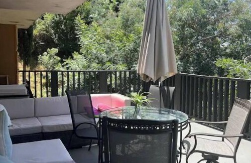 Rossmoyne House | Entire Downstairs Residential Home In Glendale, CA.