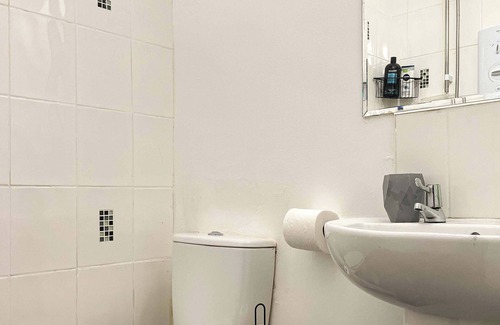 Jarrow Apartment | Entire flat close to Sandhaven beach and Newcastle city centren