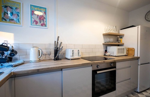 Felixstowe Apartment | Entire Flat in Felixstowe - Undercliff F16