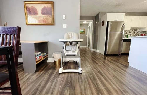Langford House | Entire Guest Suite in Thetis Height