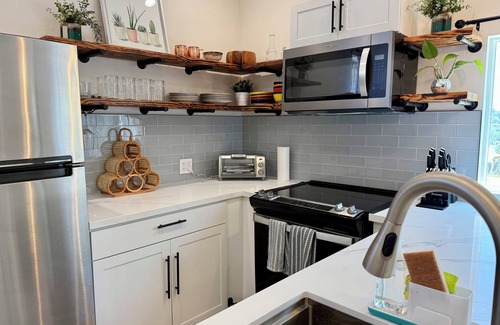 Mount Helix Cottage | Entire guesthouse in Spring Valley, California