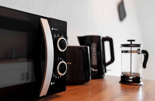 Pforzheim House | Entire 'Hallerstraße' Unit with 4 Apartments, Balcony and Wi-Fi