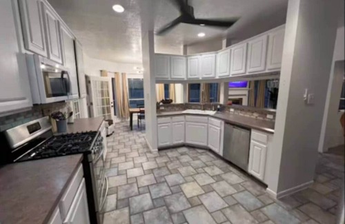 Highlands House | Entire Home | 8 beds, mini event w/pool table