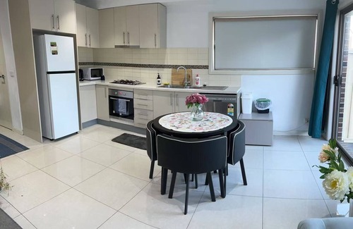 Broadmeadows House | Entire Home Close to Airport