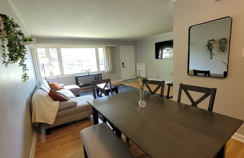 Northbrook House | Entire home, close to highway, serene neighborhood