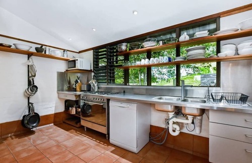 Blueys Beach House | Entire home in Blueys Beach, Australia