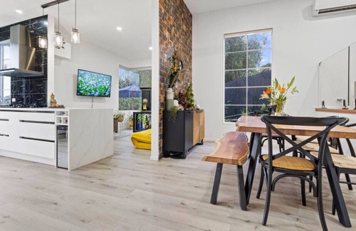 Hillsborough House | Entire home in Central Auckland