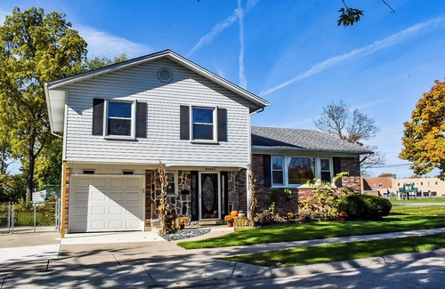 Flat Rock House | Entire home in Flat Rock, Michigan