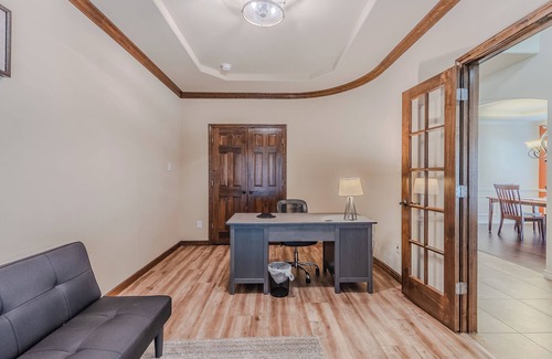 South Arlington House | Entire home in Grand Prairie, Texas, United States with EV Charger - level 2