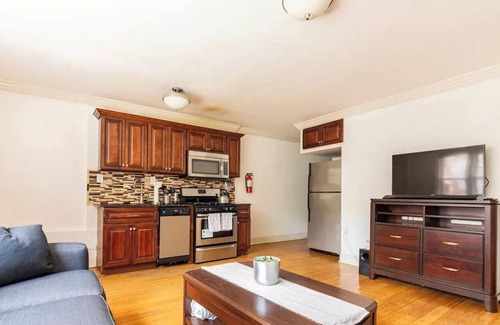 West Side House | Entire home in Jersey City