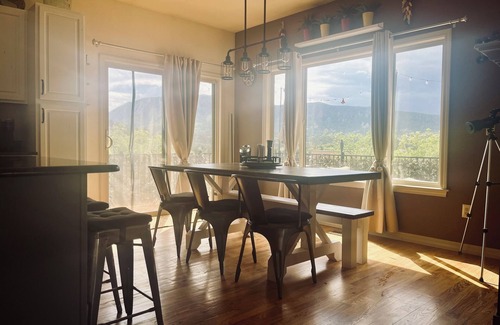 Monument House | Entire home in Palmer Lake, CO