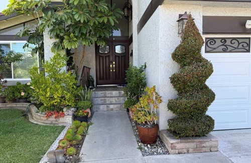 Huntington Beach House | Entire Home in Huntington Beach