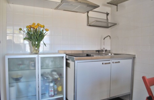 Noordwijk Ski Chalet | Entire Home. Light, cosy & comfy Chalet. Located 500m from the beach
