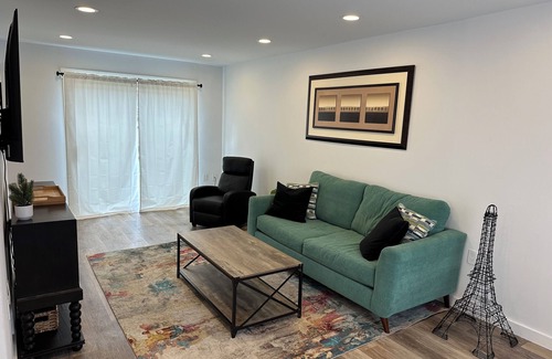 Wade Hampton House | Entire Home Minutes to Downtown